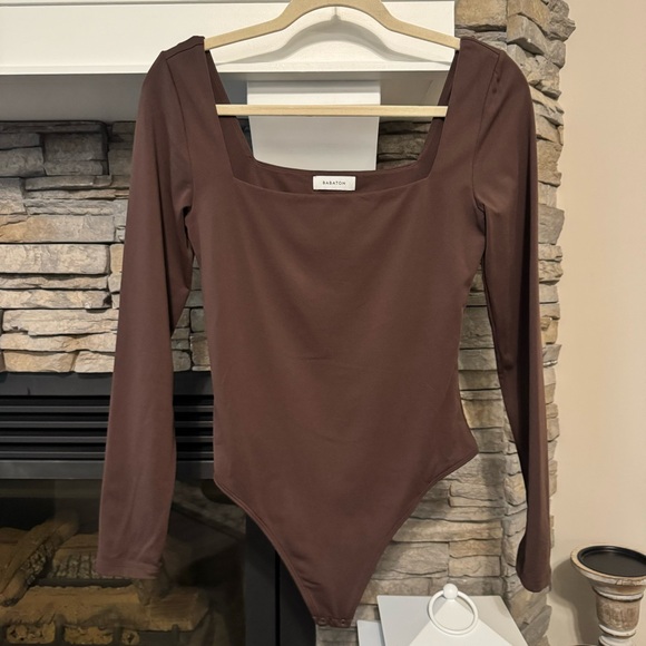 Aritzia Babaton Contour Squareneck Longsleeve Bodysuit, Size Large. - Picture 1 of 3